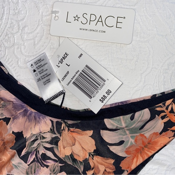 L*SPACE Camellia Bikini bottom - Picture 7 of 11